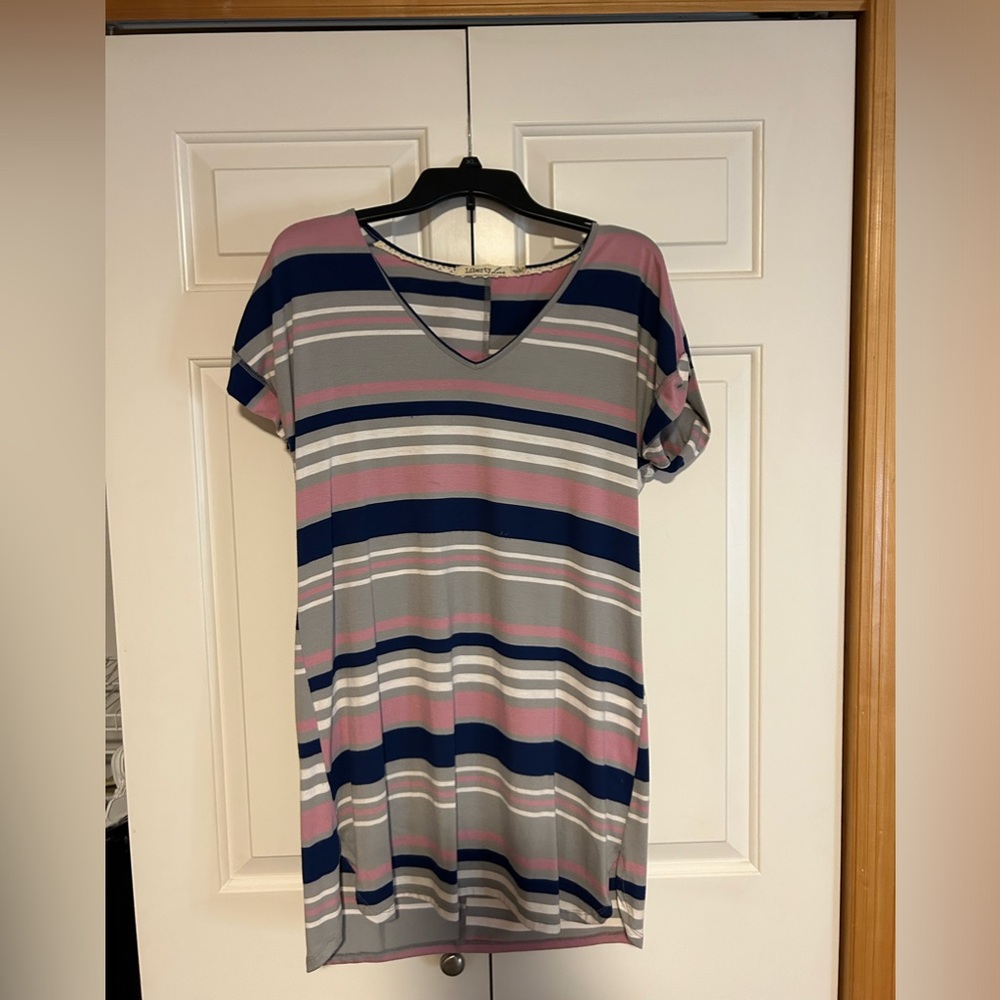 Liberty love - tshirt dress - grey/white/blue/pink - sz Large